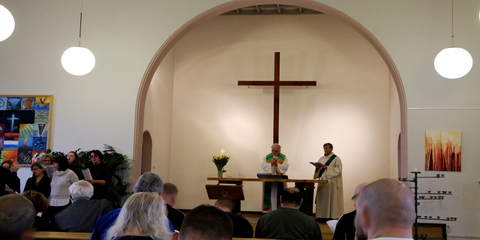 Gottesdienst in der Kirche Haus 1.