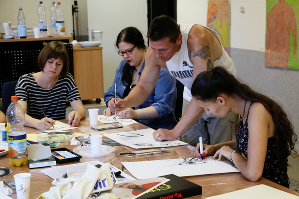 Einige Teilnehmer des Workshops bei ihrer intensiven Arbeit.