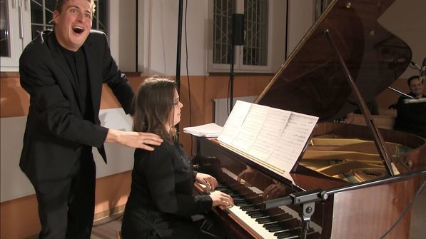 Bariton Konstantin Paganetti mit der Pianistin Anastasia Grishutina.