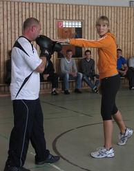 Profi-Weltmeisterin im Vollkontakt-Kickboxen Dr. Christine Theiss